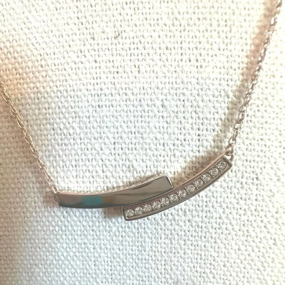 BOSS Necklace Delicate Chain Minimalist Jewelry 18